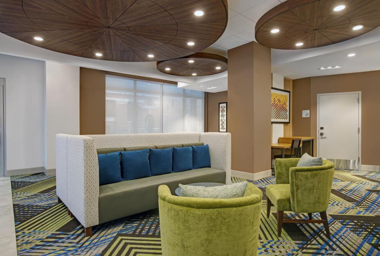 Holiday Inn Express - Milwaukee Downtown By Ihg Екстериор снимка