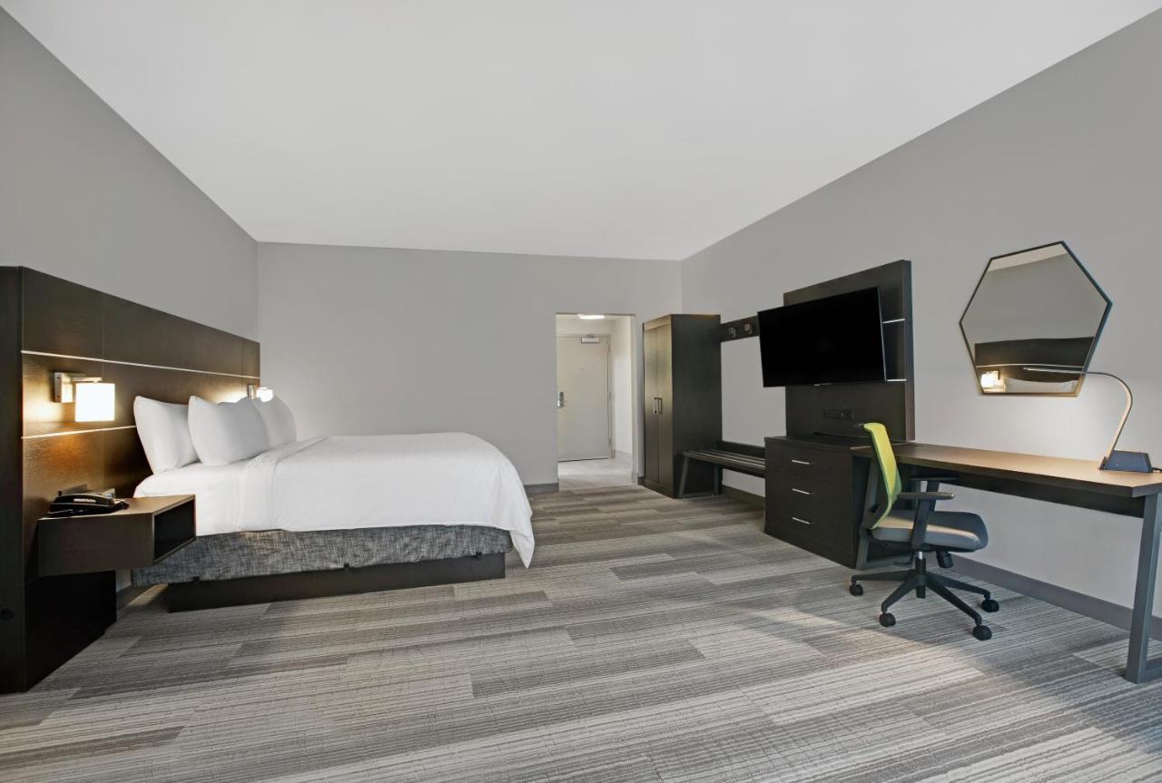 Holiday Inn Express - Milwaukee Downtown By Ihg Екстериор снимка