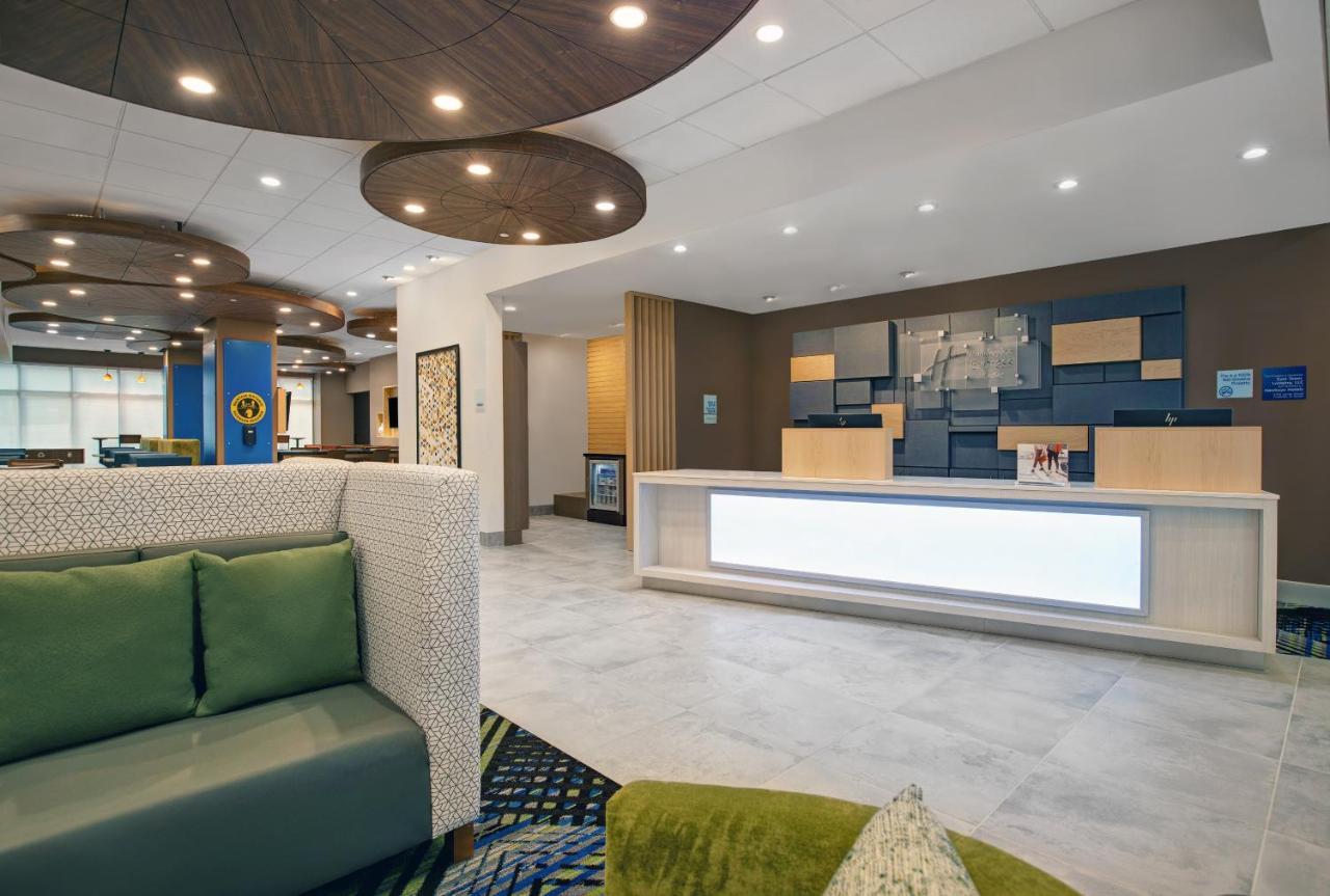 Holiday Inn Express - Milwaukee Downtown By Ihg Екстериор снимка