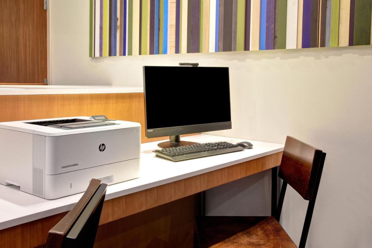 Holiday Inn Express - Milwaukee Downtown By Ihg Екстериор снимка