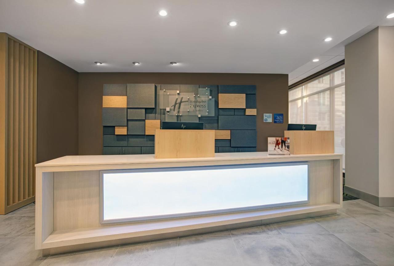 Holiday Inn Express - Milwaukee Downtown By Ihg Екстериор снимка