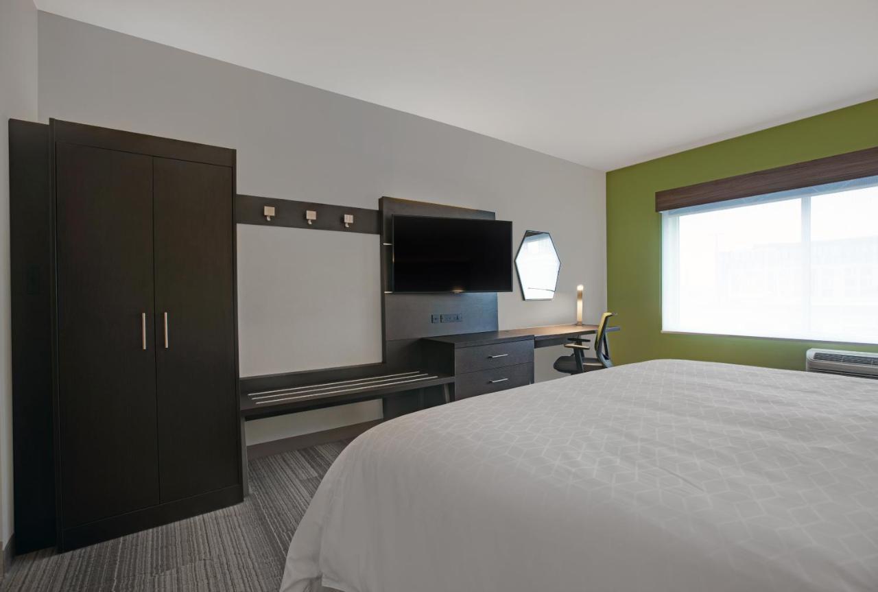 Holiday Inn Express - Milwaukee Downtown By Ihg Екстериор снимка