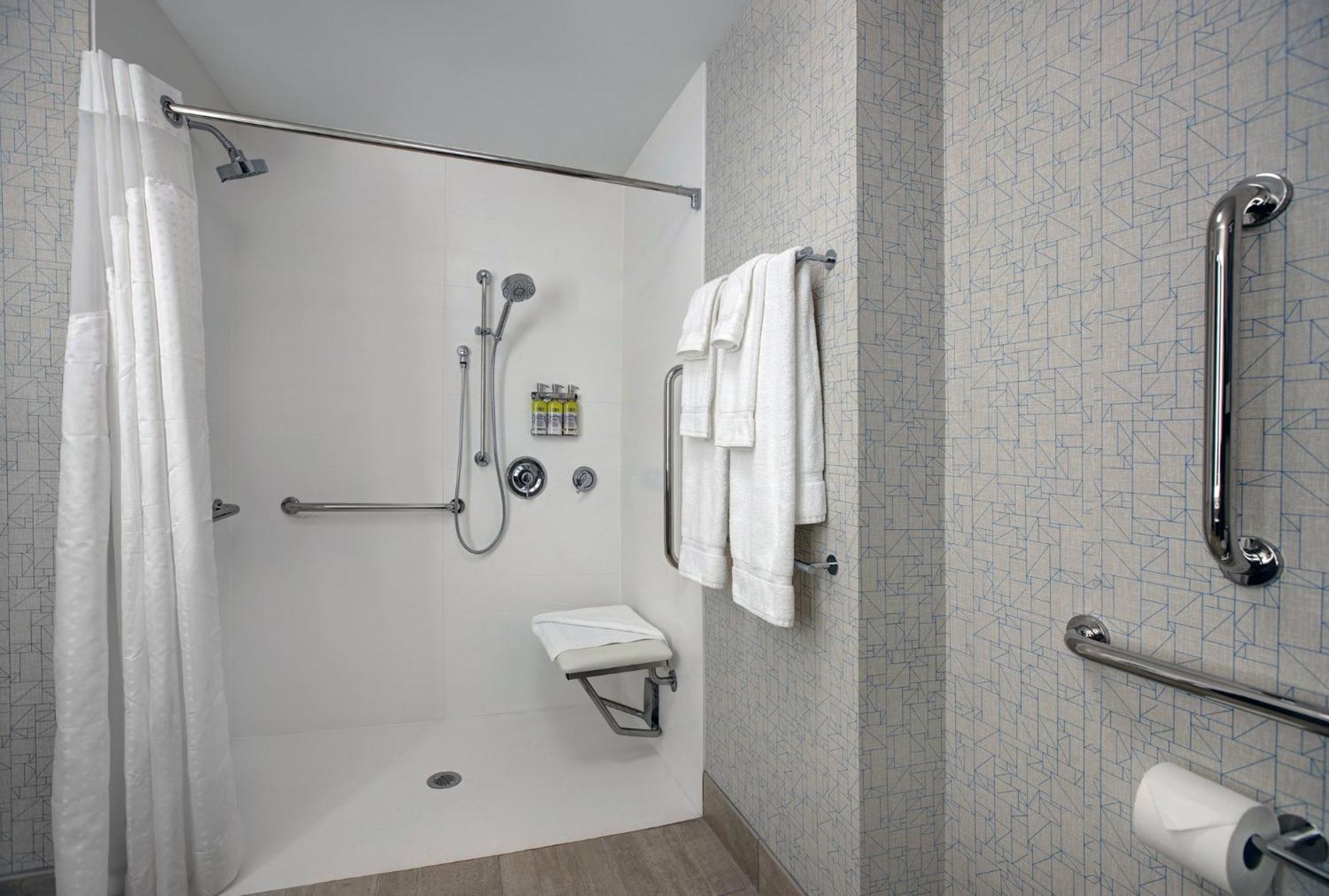 Holiday Inn Express - Milwaukee Downtown By Ihg Екстериор снимка